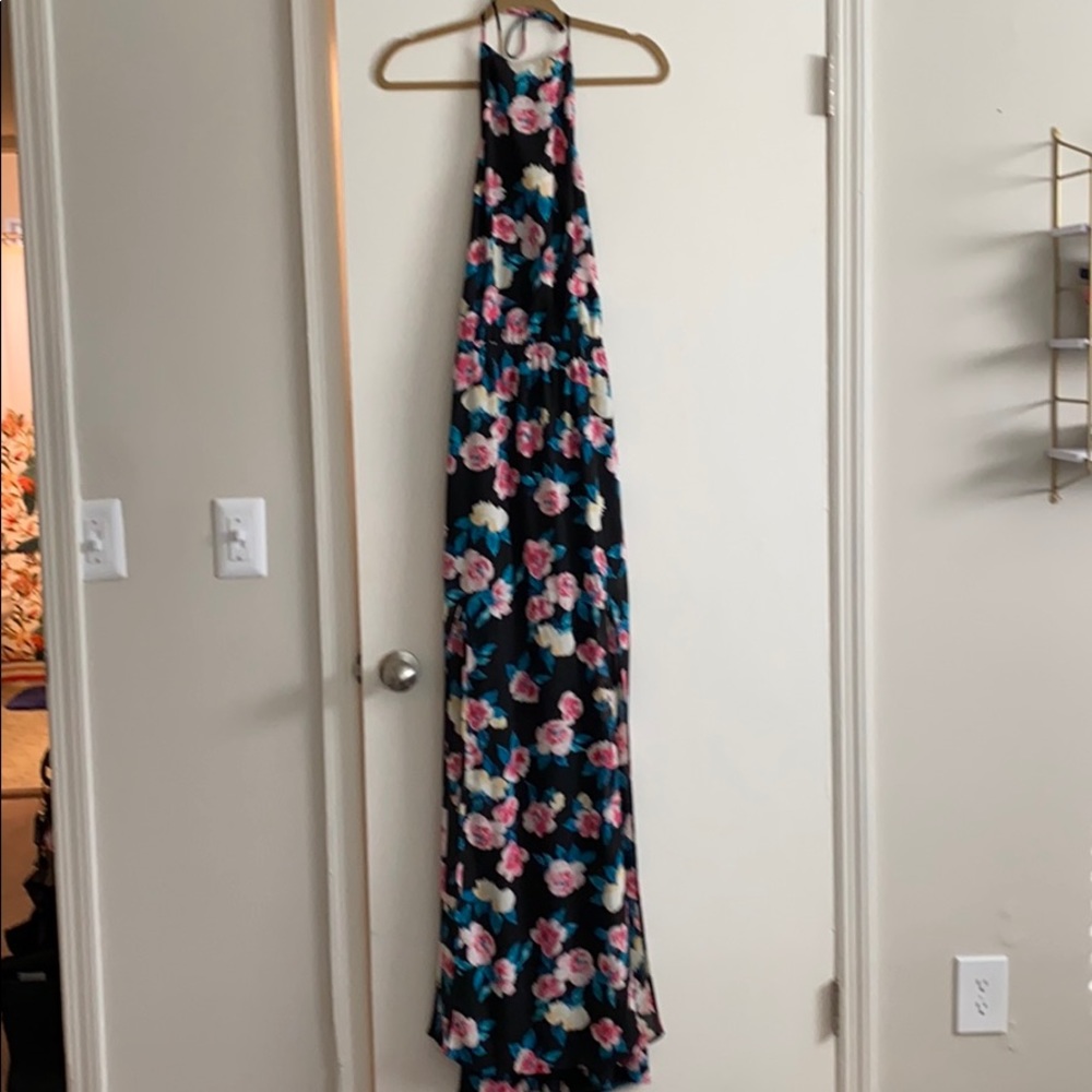 🌟 Show Me Your MuMu Floral Maxi Halter Dress🌟